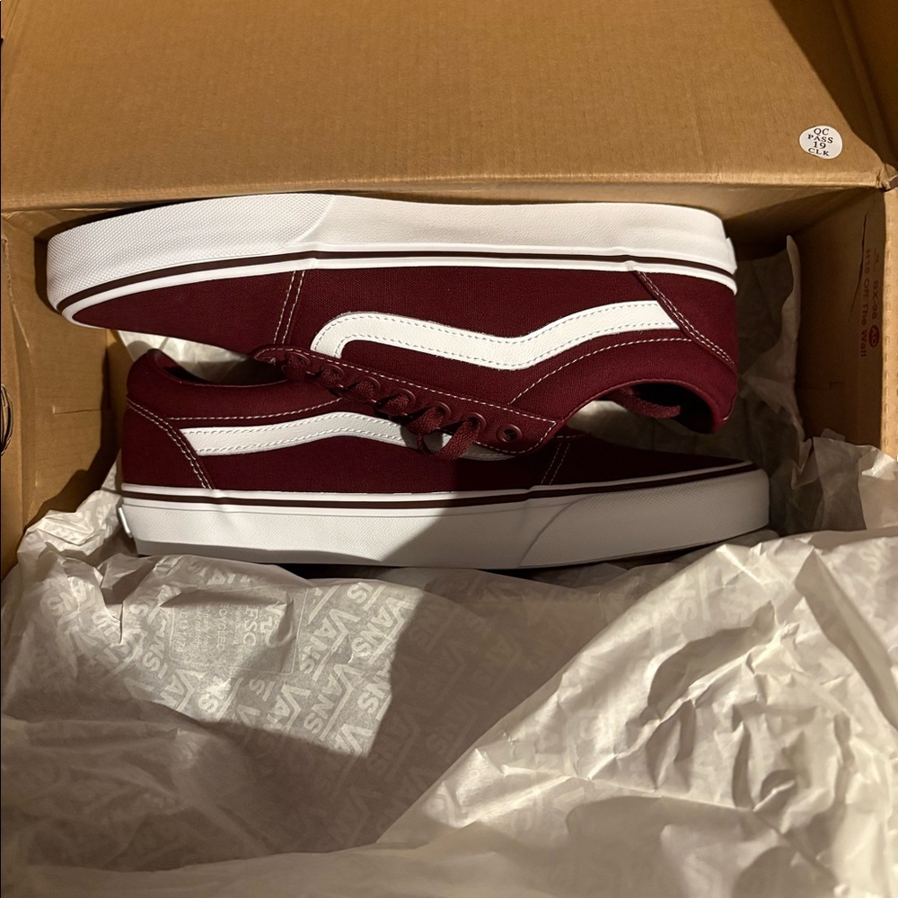 Maroon Vans NWT♥️